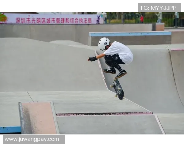 深圳滑板精英赛点评：极限运动队展现力量与技巧的完美结合